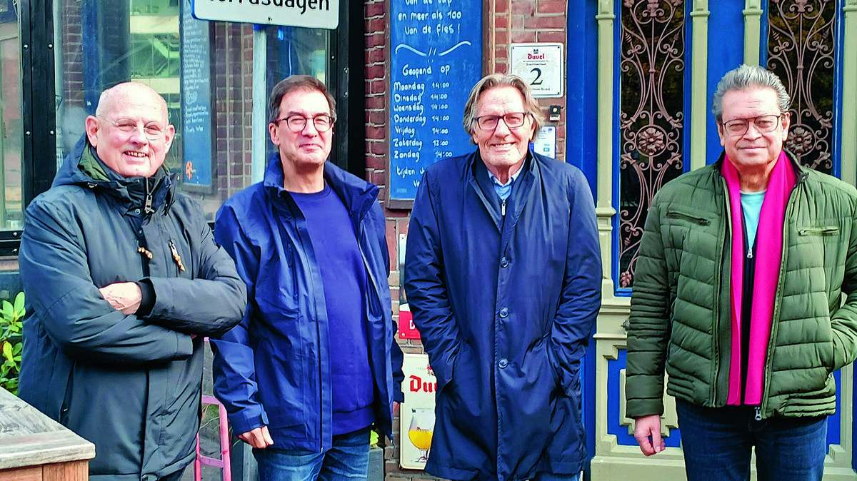 Wim Ulenreef, Richard Martherus, Willem van Dooren en James Lemans vormen samen The Spurs.jpg