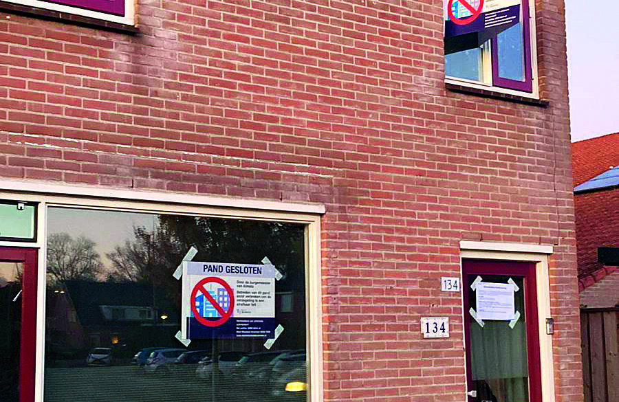 Burgemeester sluit pand aan de Zeven Bosjes.jpg