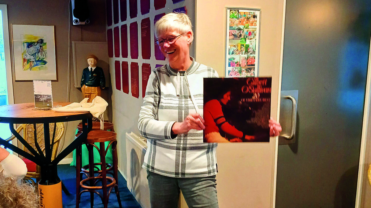 Plaatjes  van onder andere Gilbert O. Silivan kwamen voorbij.jpg