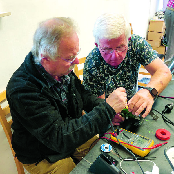 FOTO Diverse reparaties in het Noaberhoes.jpg