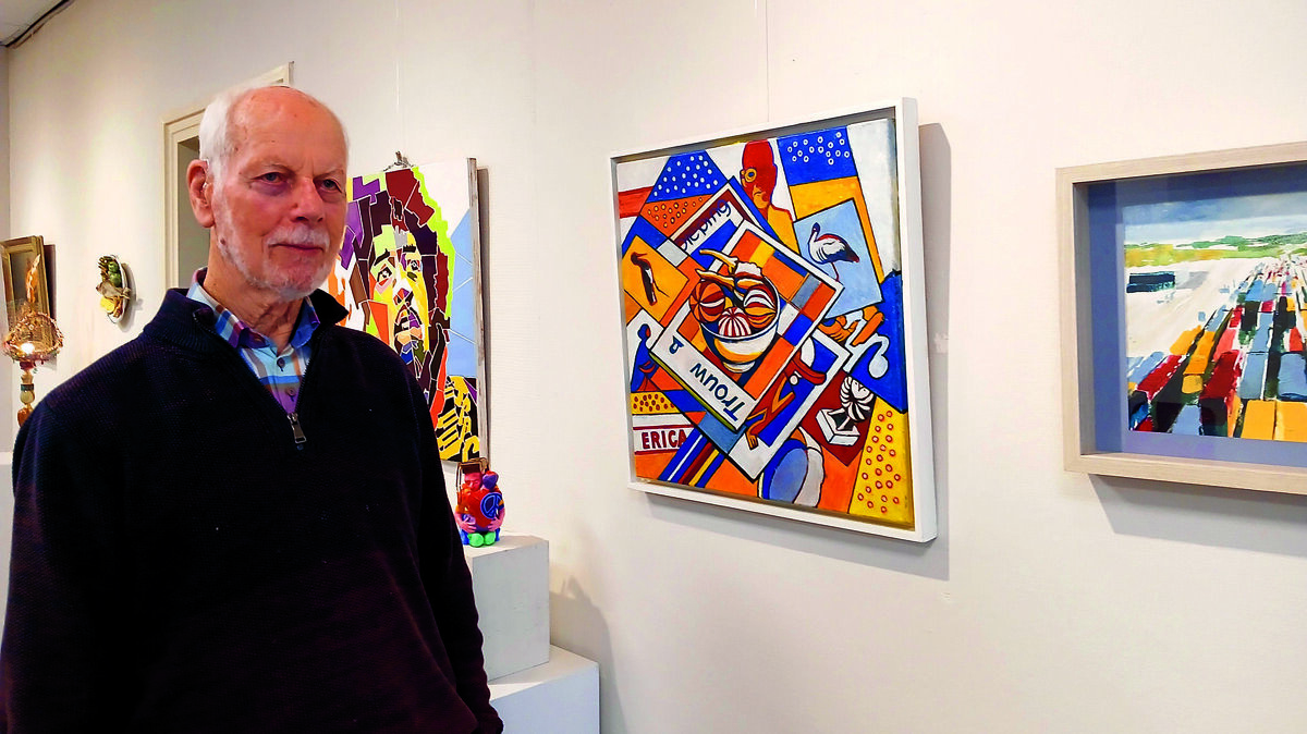 Henk Blokhuis is een veelzijdig kunstenaar, hier is hij aan het schilderen geslagen.jpg