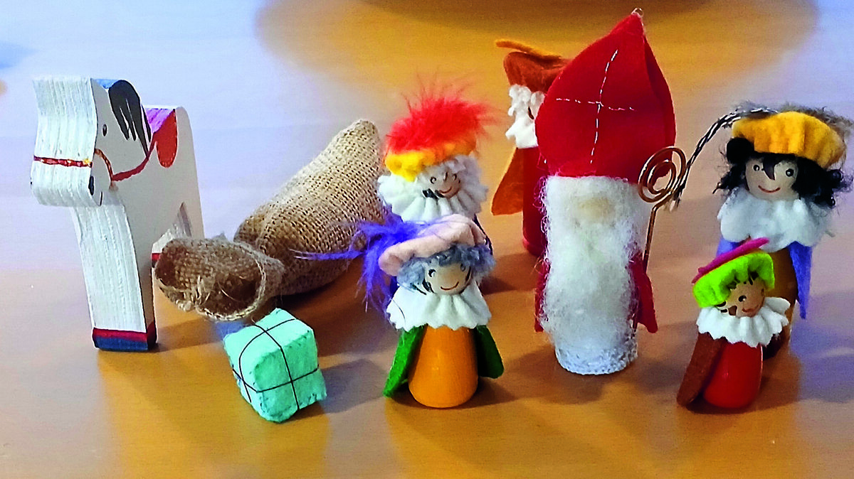 Pegdollspoppetjes van Liesbeth.jpg