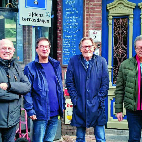 Wim Ulenreef, Richard Martherus, Willem van Dooren en James Lemans vormen samen The Spurs.jpg