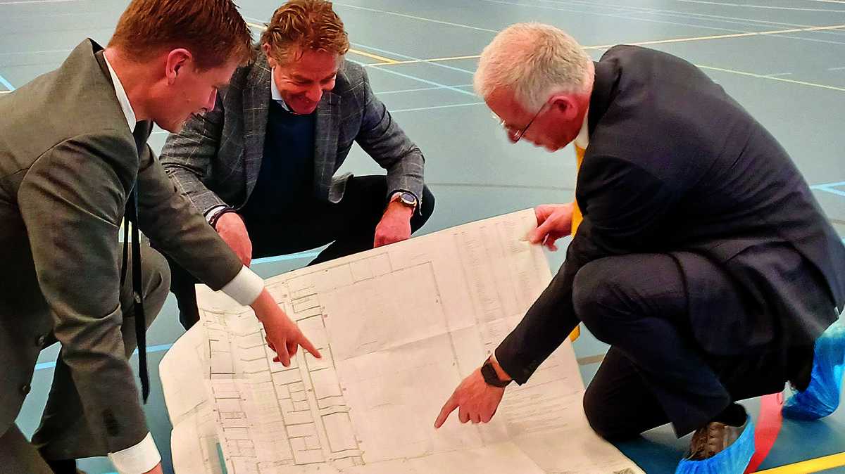 De heren hebben het gezien dat de afmetingen allemaal kloppen.jpg