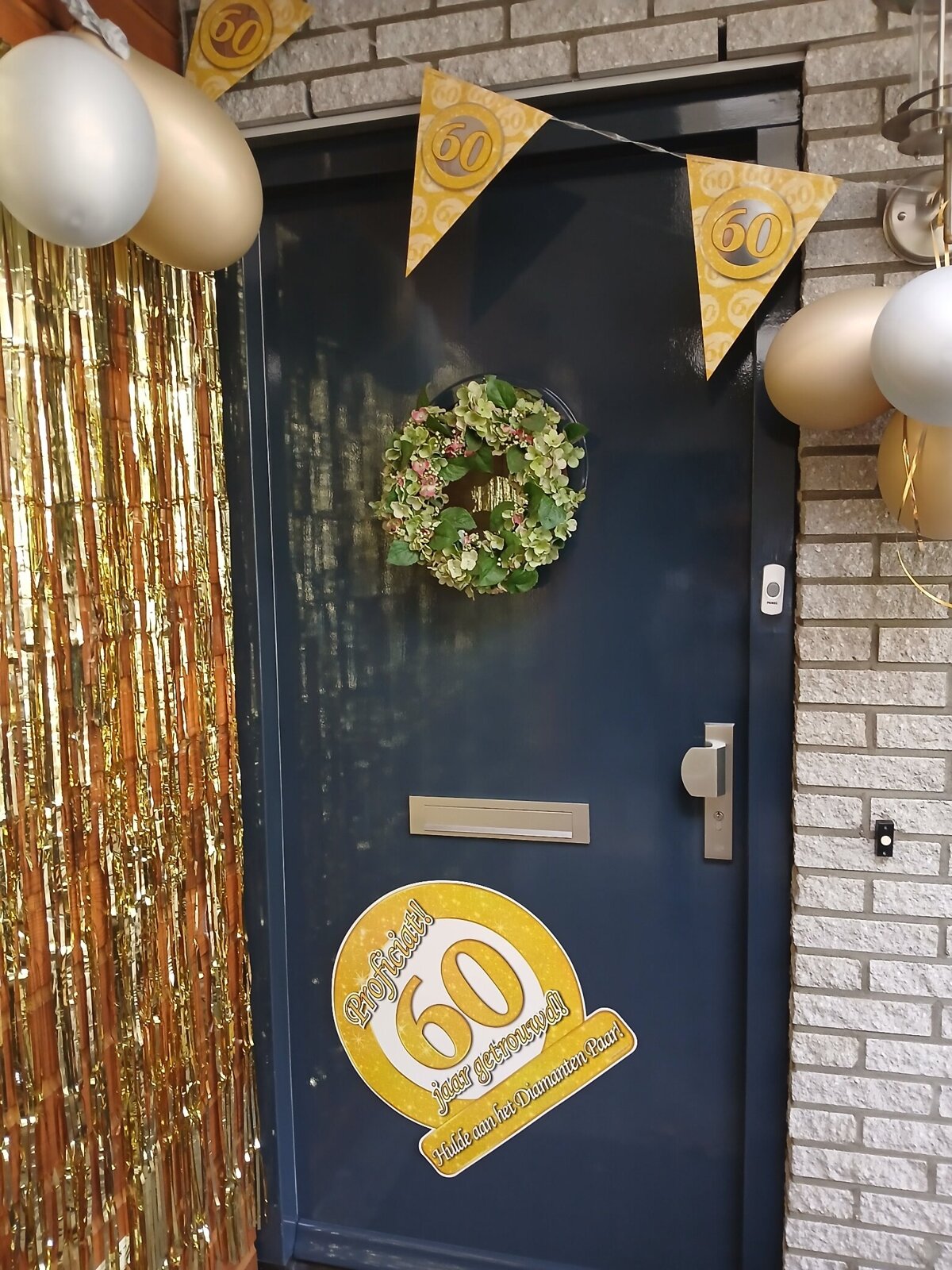 Rond het huis was het mooi versierd
