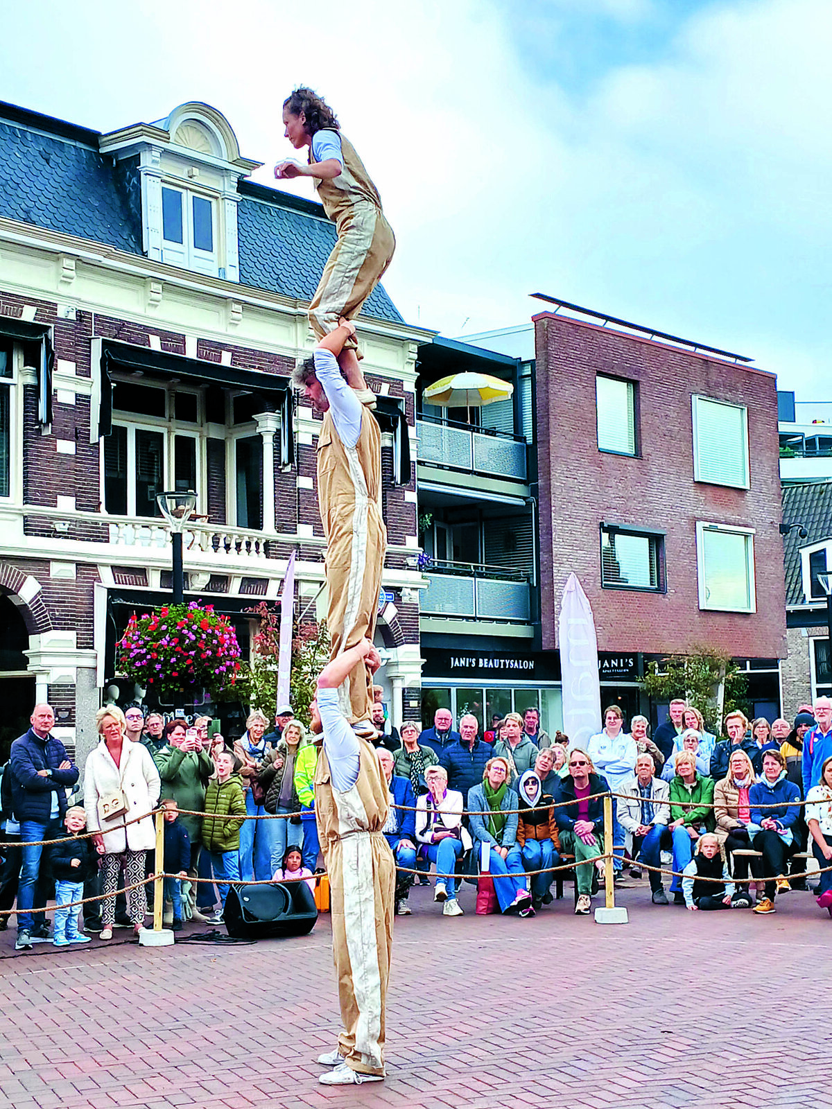 Acrobaten aan het werk.jpg