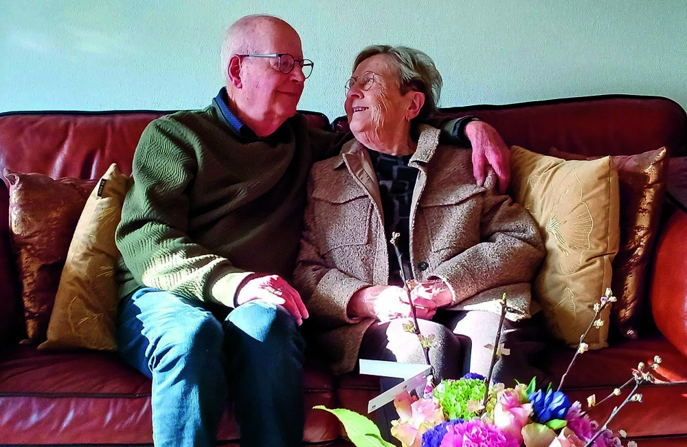 Na 65 jaar nog altijd oog voor elkaar.jpg