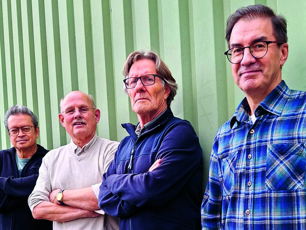 James, Wim Willem en Richard willen het publiek vermaken met jaren zestig muziek.jpg