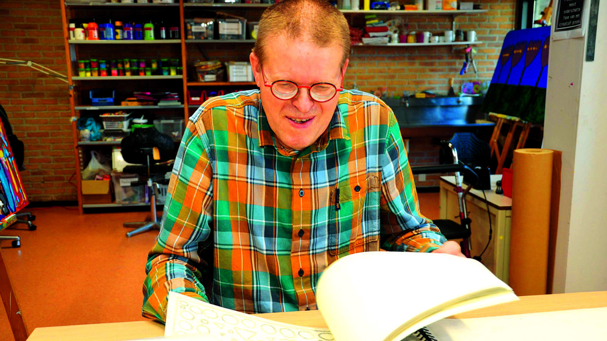 Het schetsboek van Arnold is een kunstwerk op zich.JPG