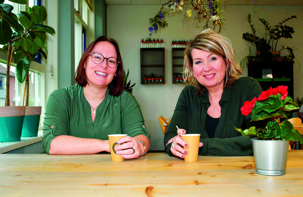 -Ingeborg en Ilona in gesprek.jpg