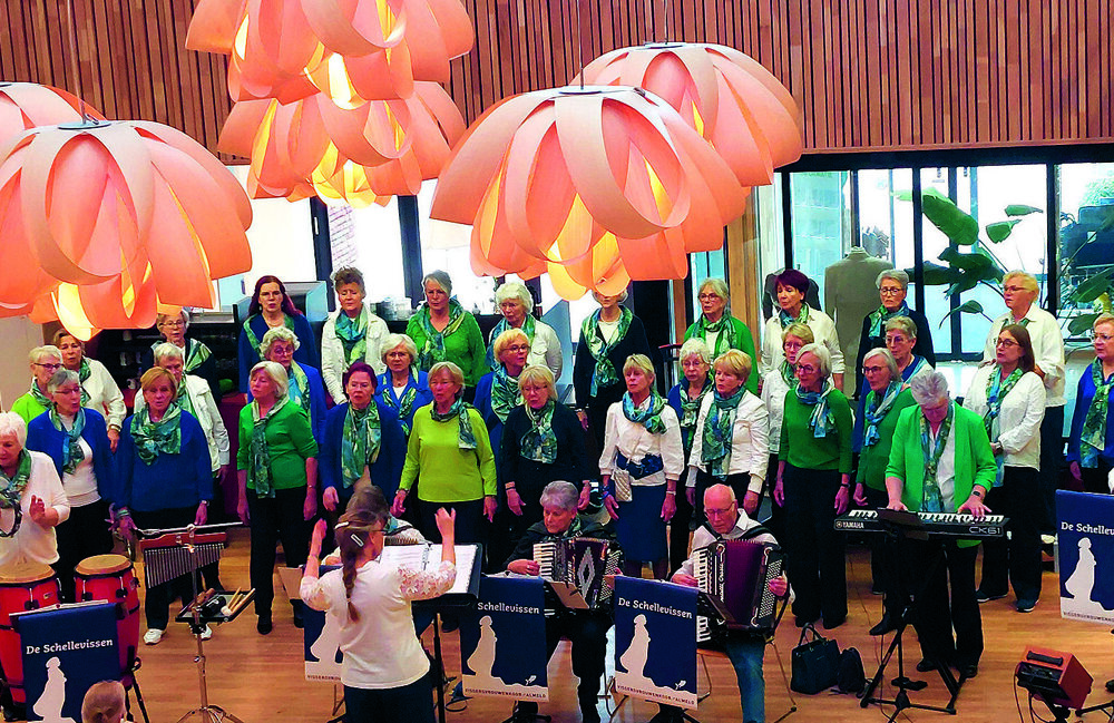 De Schellevissen tijdens hun optreden.jpg