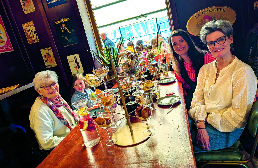 4 generaties high tea in Almelo.jpeg