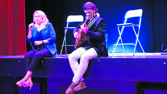 In het Noordik vertolkten Diana en Paul prachtige Franse chansons.jpg