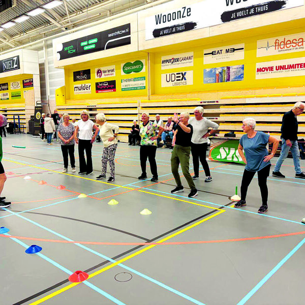 Veel belangstelling voor de oefeningen van de SISUleden.jpg