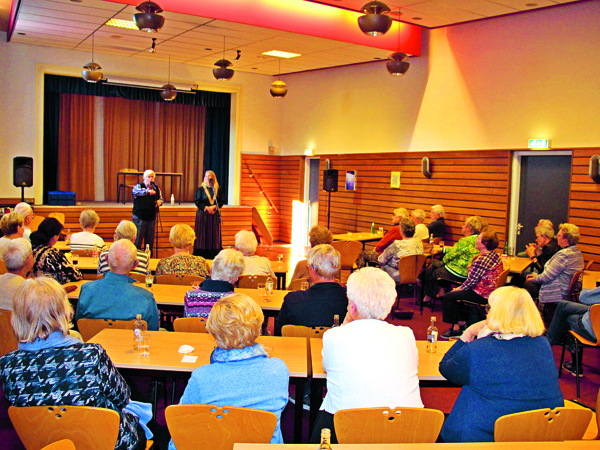 Aandacht voor een lezing georganiseerd door de KBO.JPG