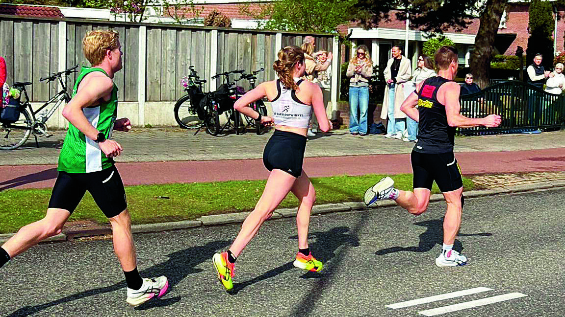 Marije rent met de jongens mee.jpg